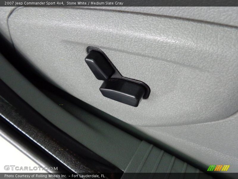 Stone White / Medium Slate Gray 2007 Jeep Commander Sport 4x4