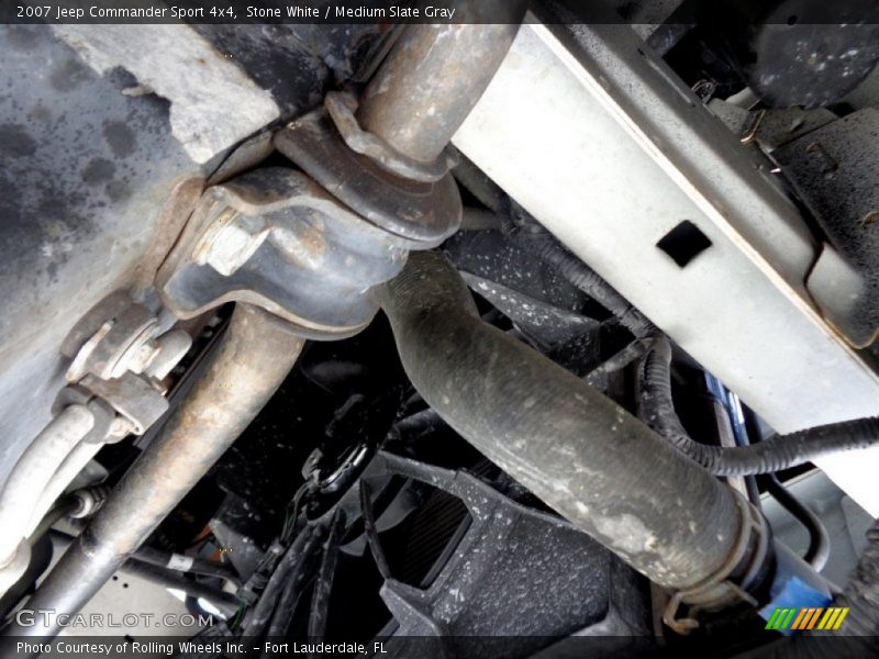 Undercarriage of 2007 Commander Sport 4x4