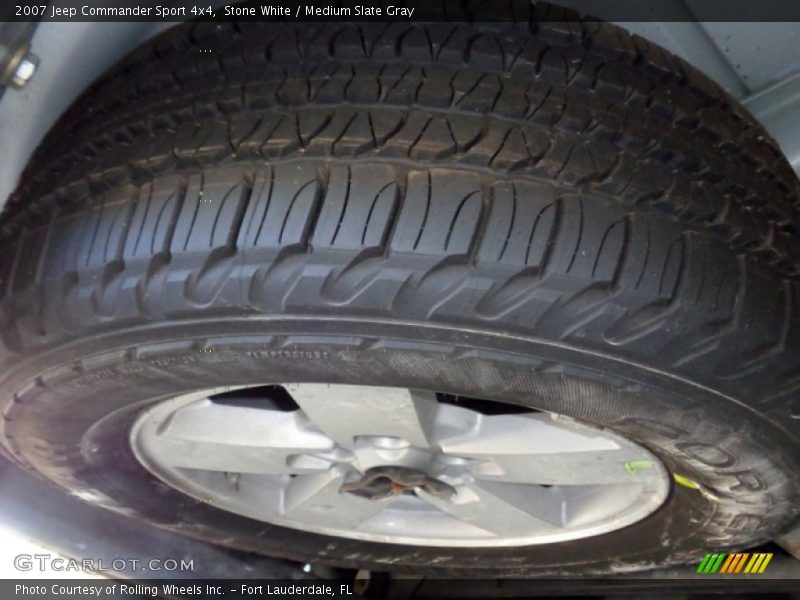 Stone White / Medium Slate Gray 2007 Jeep Commander Sport 4x4