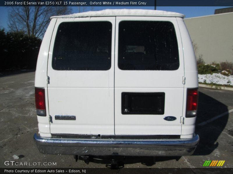 Oxford White / Medium Flint Grey 2006 Ford E Series Van E350 XLT 15 Passenger