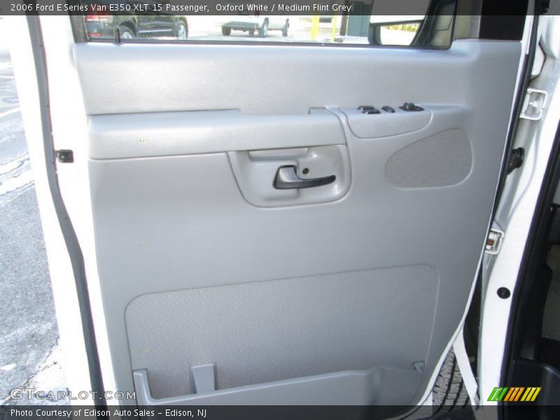 Oxford White / Medium Flint Grey 2006 Ford E Series Van E350 XLT 15 Passenger
