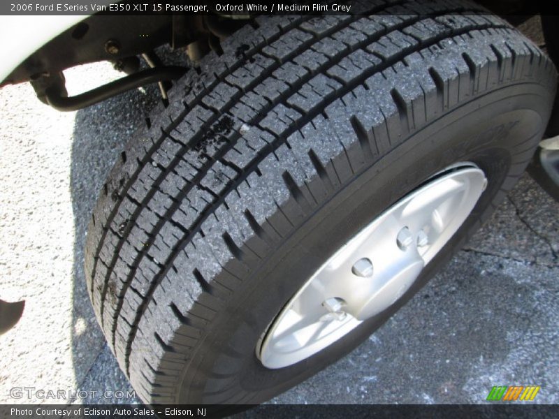 Oxford White / Medium Flint Grey 2006 Ford E Series Van E350 XLT 15 Passenger