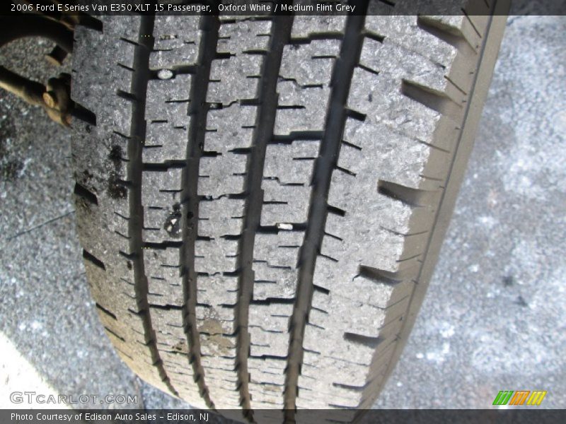 Oxford White / Medium Flint Grey 2006 Ford E Series Van E350 XLT 15 Passenger