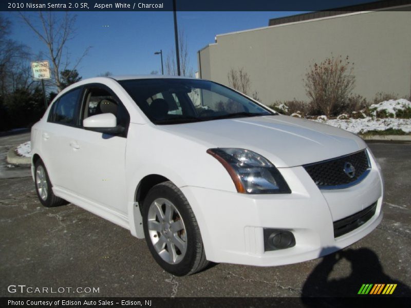 Aspen White / Charcoal 2010 Nissan Sentra 2.0 SR