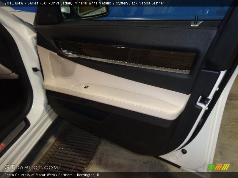 Mineral White Metallic / Oyster/Black Nappa Leather 2011 BMW 7 Series 750i xDrive Sedan