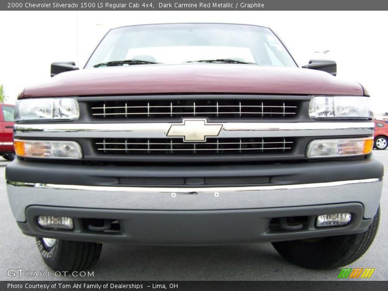 Dark Carmine Red Metallic / Graphite 2000 Chevrolet Silverado 1500 LS Regular Cab 4x4