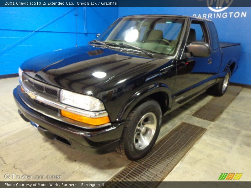 Onyx Black / Graphite 2001 Chevrolet S10 LS Extended Cab