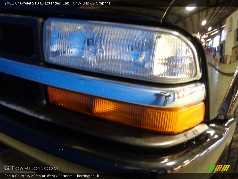 Onyx Black / Graphite 2001 Chevrolet S10 LS Extended Cab