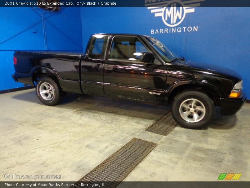 Onyx Black / Graphite 2001 Chevrolet S10 LS Extended Cab