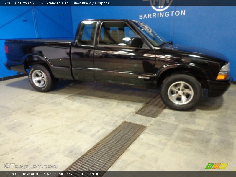 Onyx Black / Graphite 2001 Chevrolet S10 LS Extended Cab