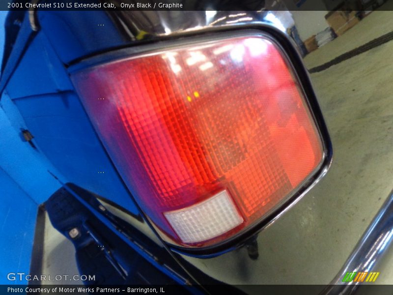 Onyx Black / Graphite 2001 Chevrolet S10 LS Extended Cab