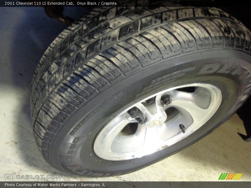 Onyx Black / Graphite 2001 Chevrolet S10 LS Extended Cab
