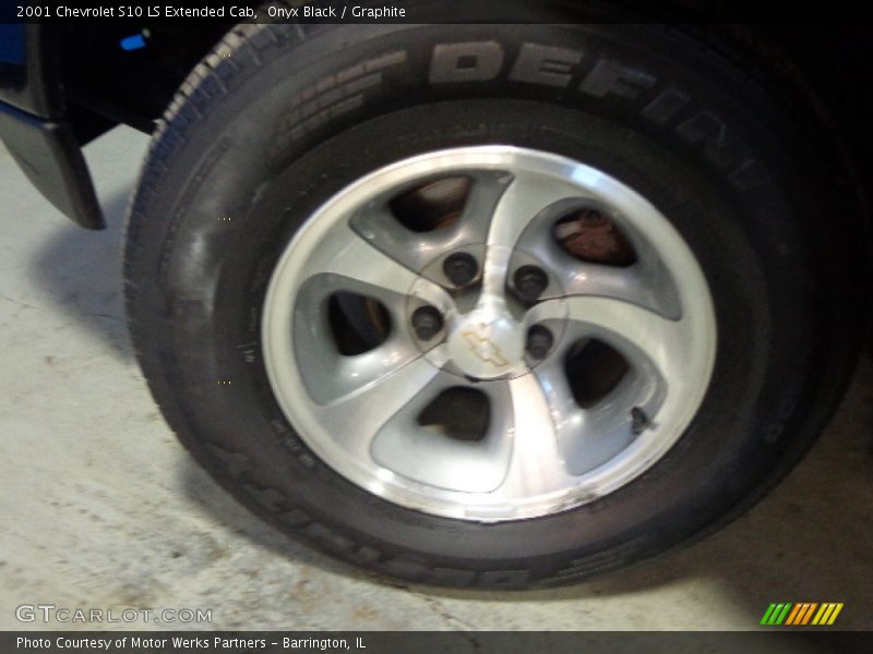 Onyx Black / Graphite 2001 Chevrolet S10 LS Extended Cab