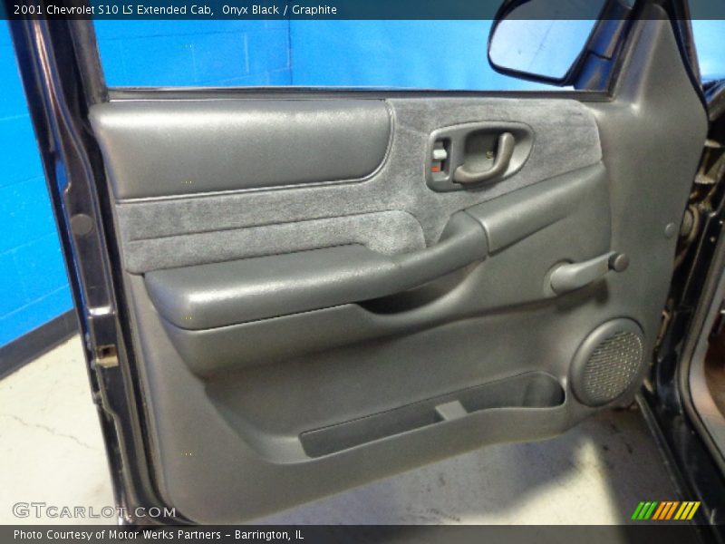 Onyx Black / Graphite 2001 Chevrolet S10 LS Extended Cab
