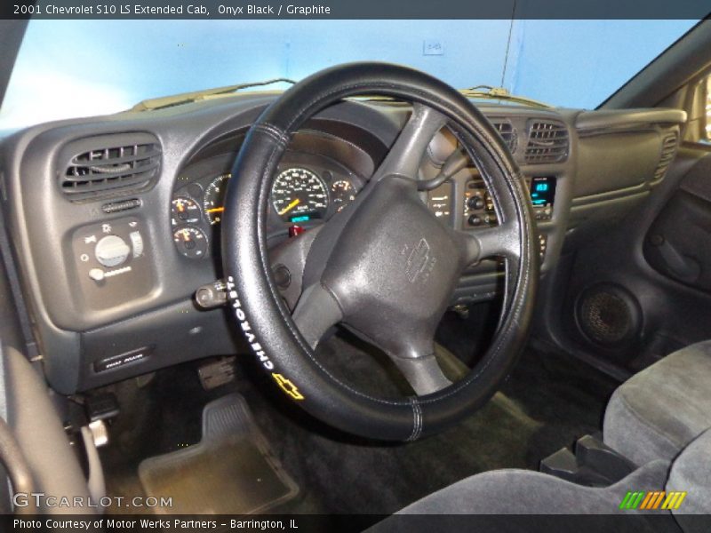 Onyx Black / Graphite 2001 Chevrolet S10 LS Extended Cab