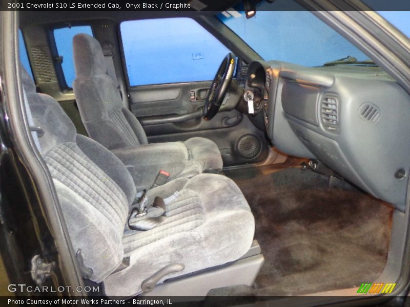 Onyx Black / Graphite 2001 Chevrolet S10 LS Extended Cab