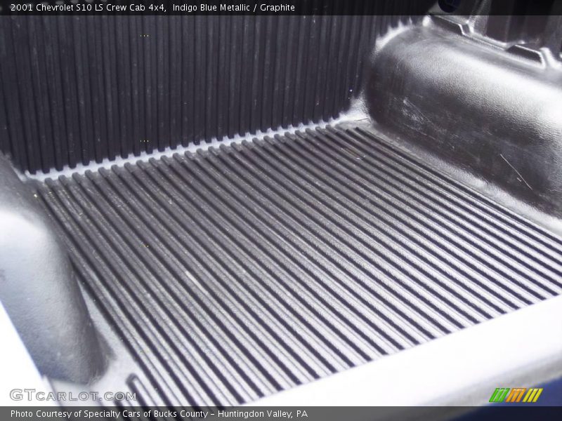 Indigo Blue Metallic / Graphite 2001 Chevrolet S10 LS Crew Cab 4x4