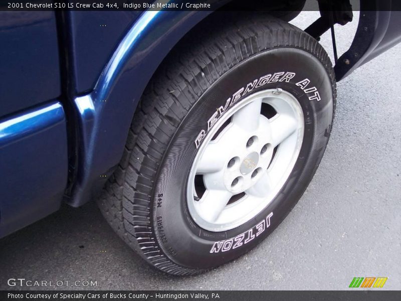 Indigo Blue Metallic / Graphite 2001 Chevrolet S10 LS Crew Cab 4x4