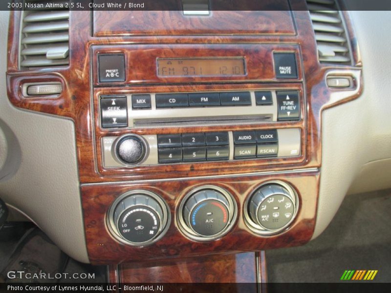 Cloud White / Blond 2003 Nissan Altima 2.5 SL