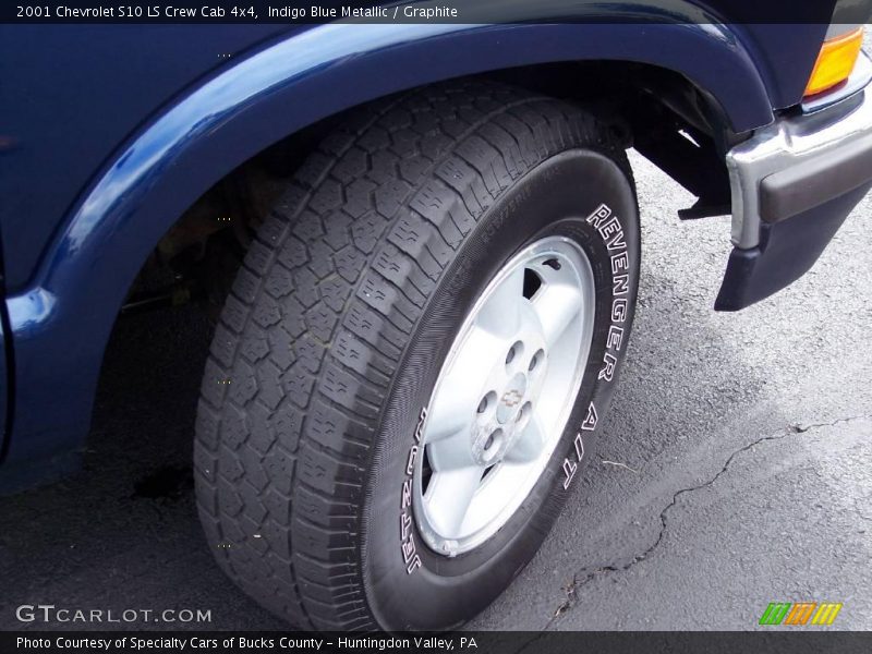 Indigo Blue Metallic / Graphite 2001 Chevrolet S10 LS Crew Cab 4x4
