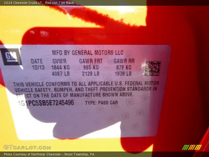 Red Hot / Jet Black 2014 Chevrolet Cruze LT