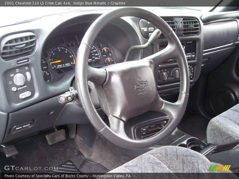 Indigo Blue Metallic / Graphite 2001 Chevrolet S10 LS Crew Cab 4x4