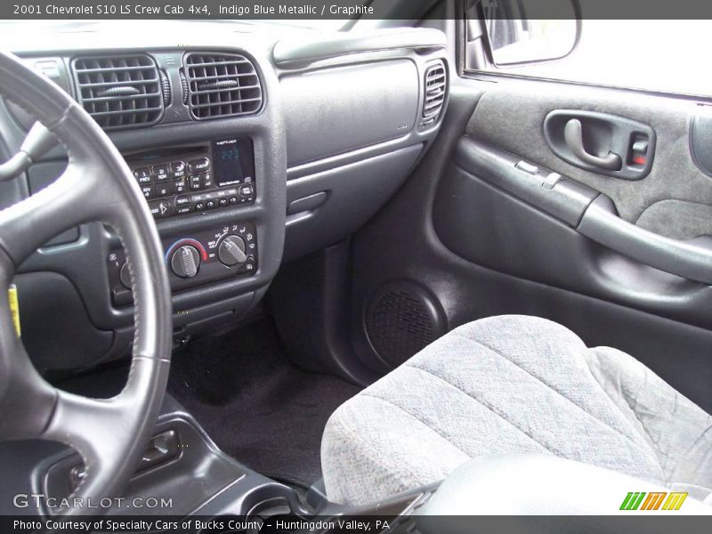 Indigo Blue Metallic / Graphite 2001 Chevrolet S10 LS Crew Cab 4x4