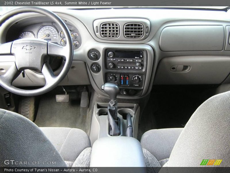 Summit White / Light Pewter 2002 Chevrolet TrailBlazer LS 4x4