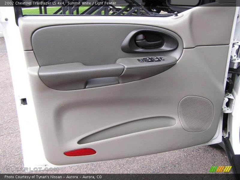 Summit White / Light Pewter 2002 Chevrolet TrailBlazer LS 4x4