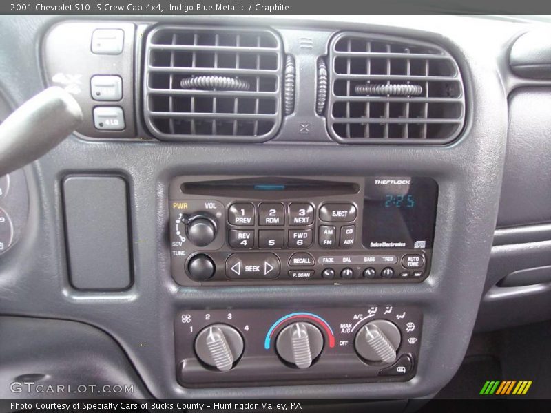 Indigo Blue Metallic / Graphite 2001 Chevrolet S10 LS Crew Cab 4x4