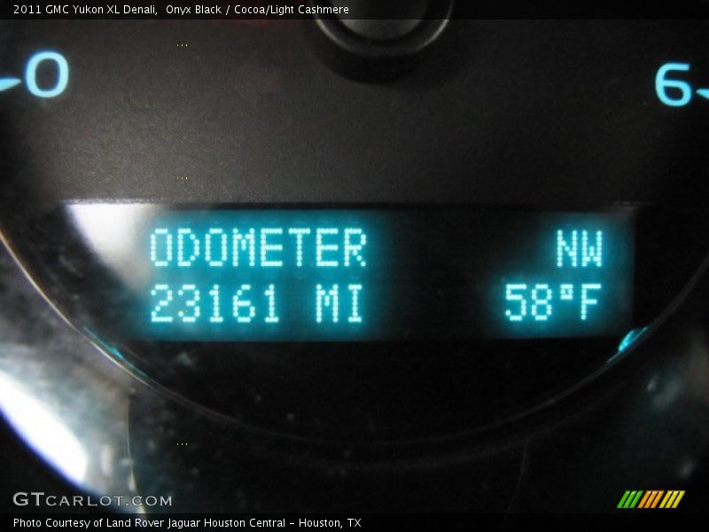 Onyx Black / Cocoa/Light Cashmere 2011 GMC Yukon XL Denali