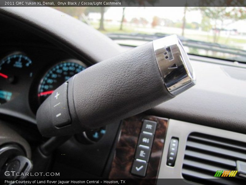 Onyx Black / Cocoa/Light Cashmere 2011 GMC Yukon XL Denali