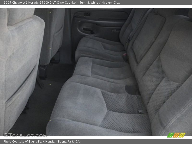 Summit White / Medium Gray 2005 Chevrolet Silverado 2500HD LT Crew Cab 4x4