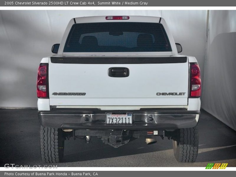 Summit White / Medium Gray 2005 Chevrolet Silverado 2500HD LT Crew Cab 4x4