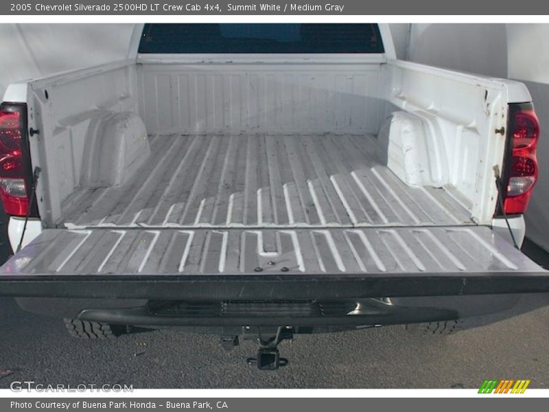 Summit White / Medium Gray 2005 Chevrolet Silverado 2500HD LT Crew Cab 4x4