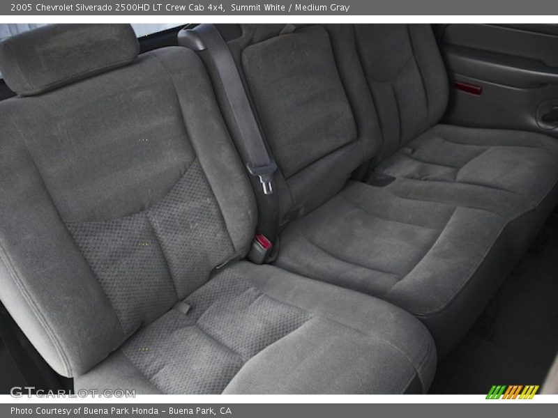 Summit White / Medium Gray 2005 Chevrolet Silverado 2500HD LT Crew Cab 4x4