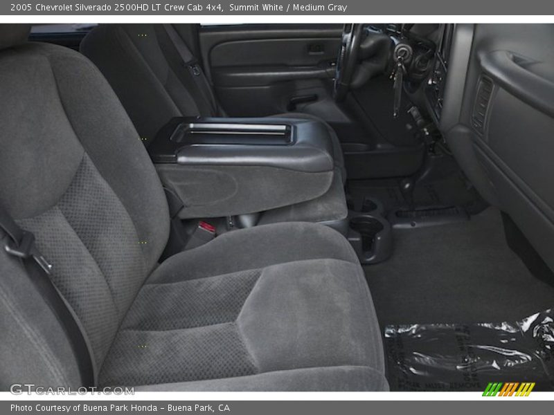 Summit White / Medium Gray 2005 Chevrolet Silverado 2500HD LT Crew Cab 4x4