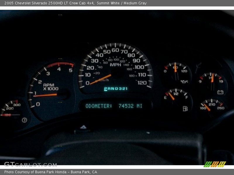 Summit White / Medium Gray 2005 Chevrolet Silverado 2500HD LT Crew Cab 4x4