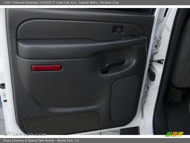 Summit White / Medium Gray 2005 Chevrolet Silverado 2500HD LT Crew Cab 4x4