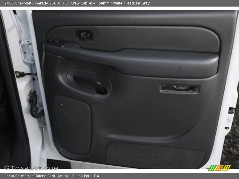 Summit White / Medium Gray 2005 Chevrolet Silverado 2500HD LT Crew Cab 4x4