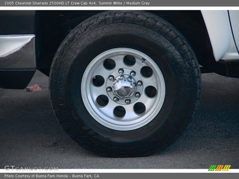 Summit White / Medium Gray 2005 Chevrolet Silverado 2500HD LT Crew Cab 4x4