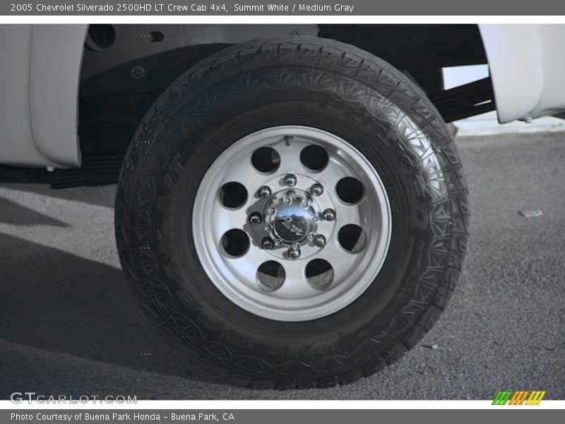 Summit White / Medium Gray 2005 Chevrolet Silverado 2500HD LT Crew Cab 4x4