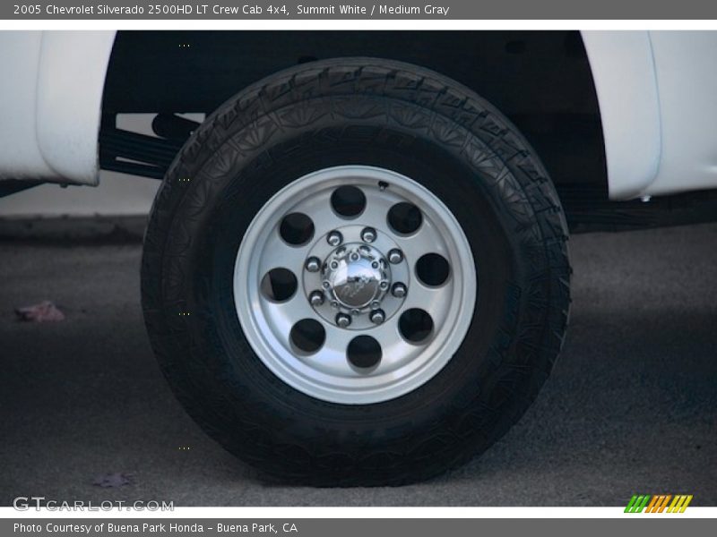 Summit White / Medium Gray 2005 Chevrolet Silverado 2500HD LT Crew Cab 4x4