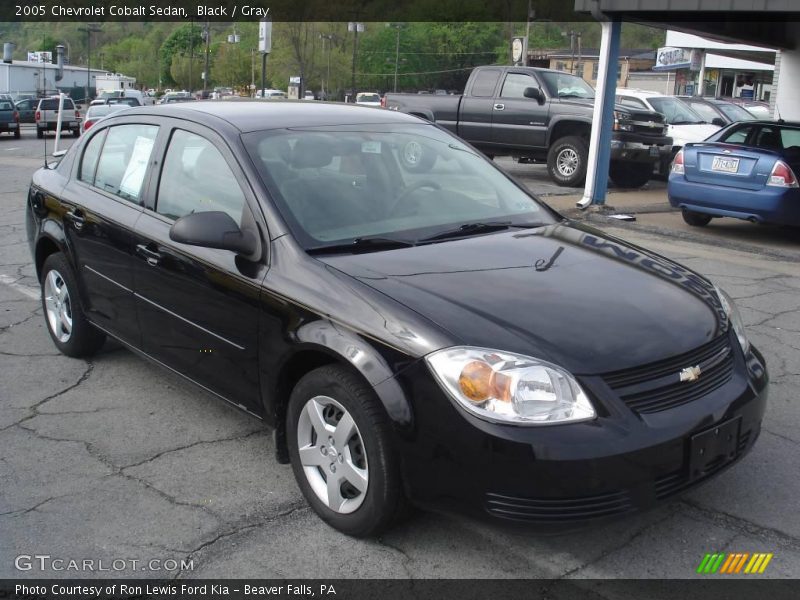 Black / Gray 2005 Chevrolet Cobalt Sedan