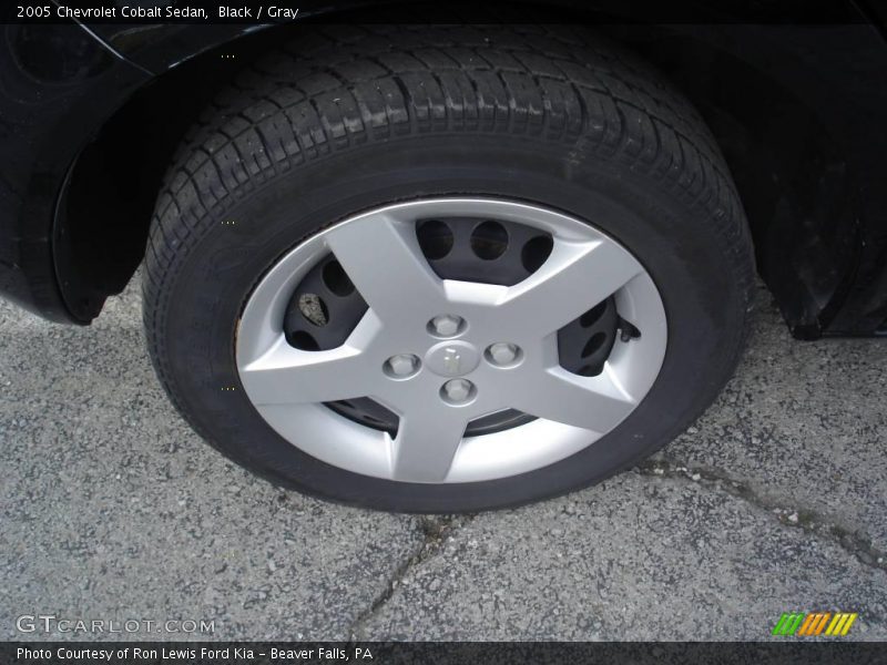 Black / Gray 2005 Chevrolet Cobalt Sedan