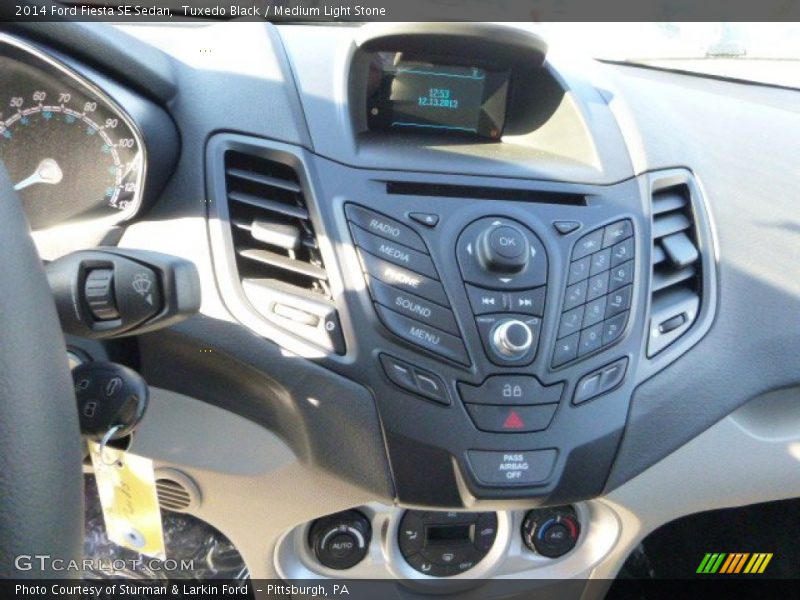 Tuxedo Black / Medium Light Stone 2014 Ford Fiesta SE Sedan