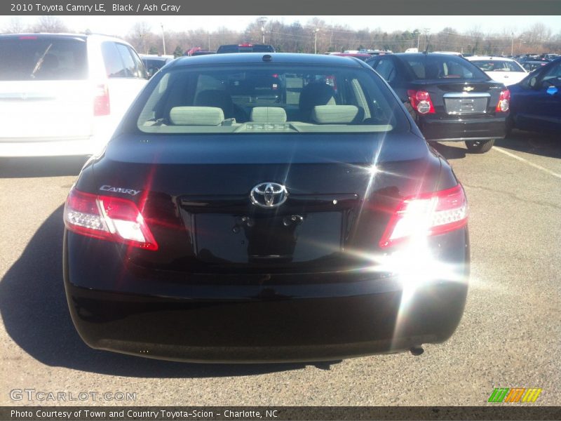 Black / Ash Gray 2010 Toyota Camry LE
