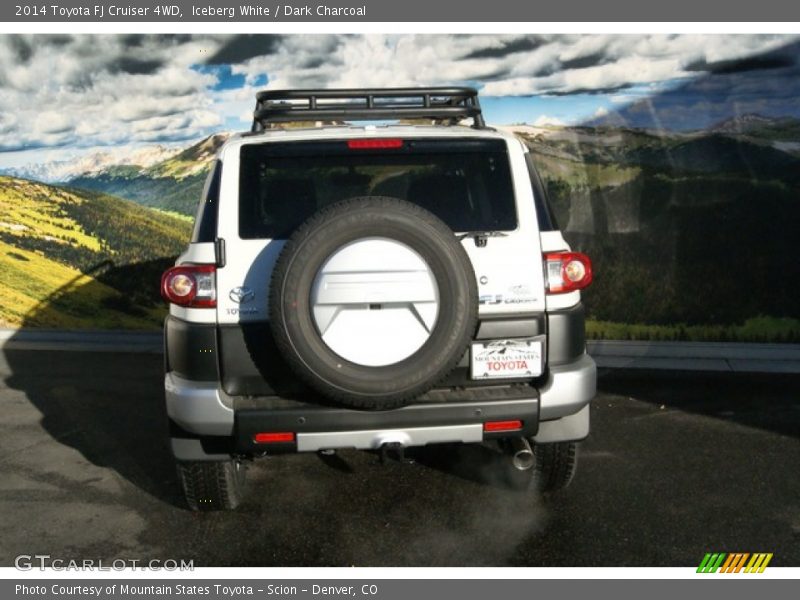 Iceberg White / Dark Charcoal 2014 Toyota FJ Cruiser 4WD