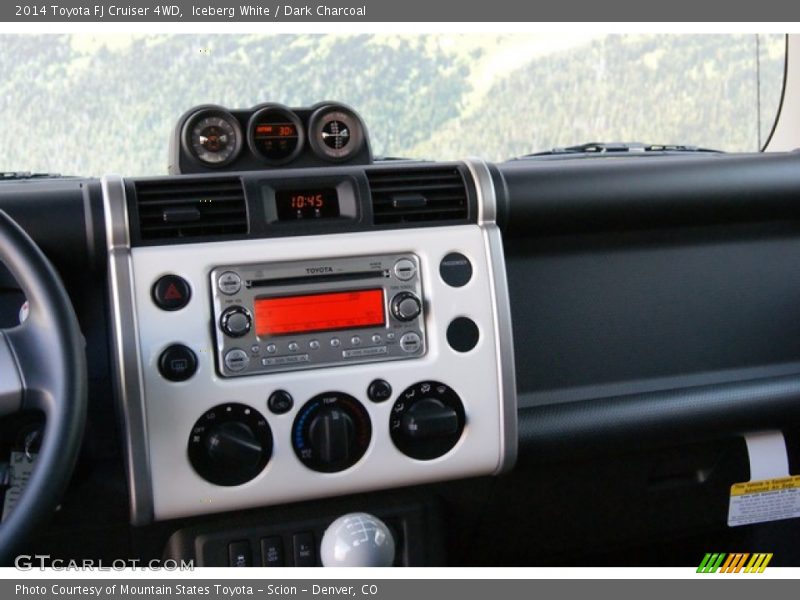 Iceberg White / Dark Charcoal 2014 Toyota FJ Cruiser 4WD