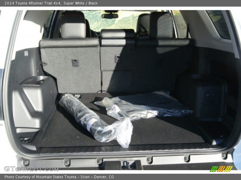 Super White / Black 2014 Toyota 4Runner Trail 4x4